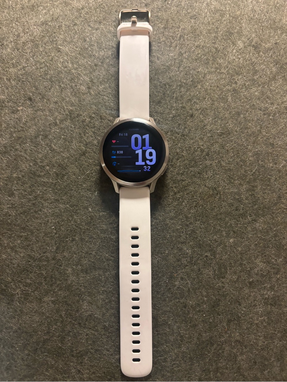 Garmin Venu 4 Lunar Gold – LIKE NEW